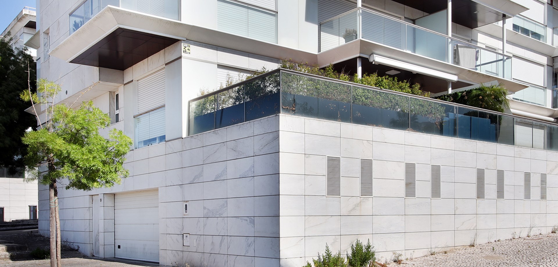 CAPUCHOS TERRACE: Your Dream Refuge for an Active Lifestyle in Almada