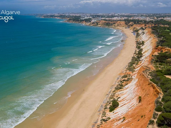 5 praias mais quentes do Algarve