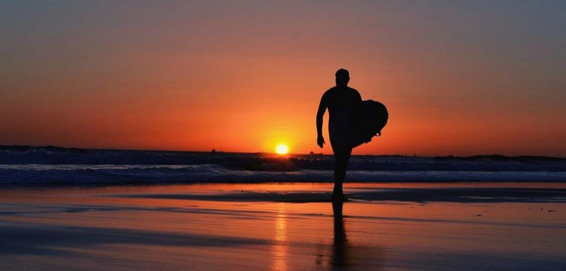 Find out why the Algarve is a paradise for surfing and find the best beaches to practice it.